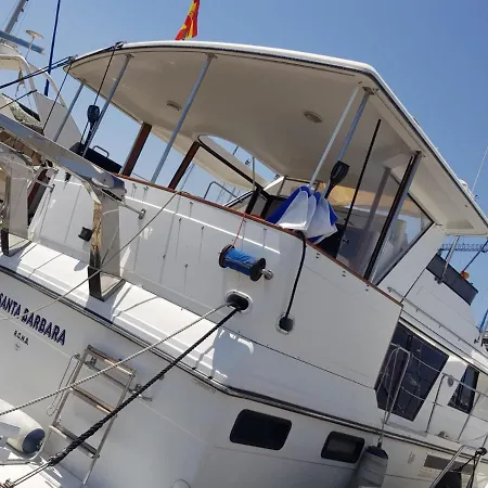 Botel Yacht Y Fiestas *