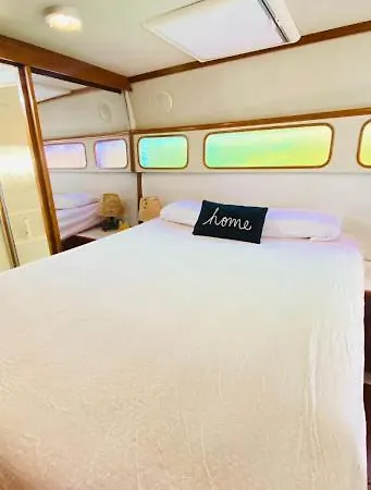 Yacht Y Fiestas Sant Adria de Besos
